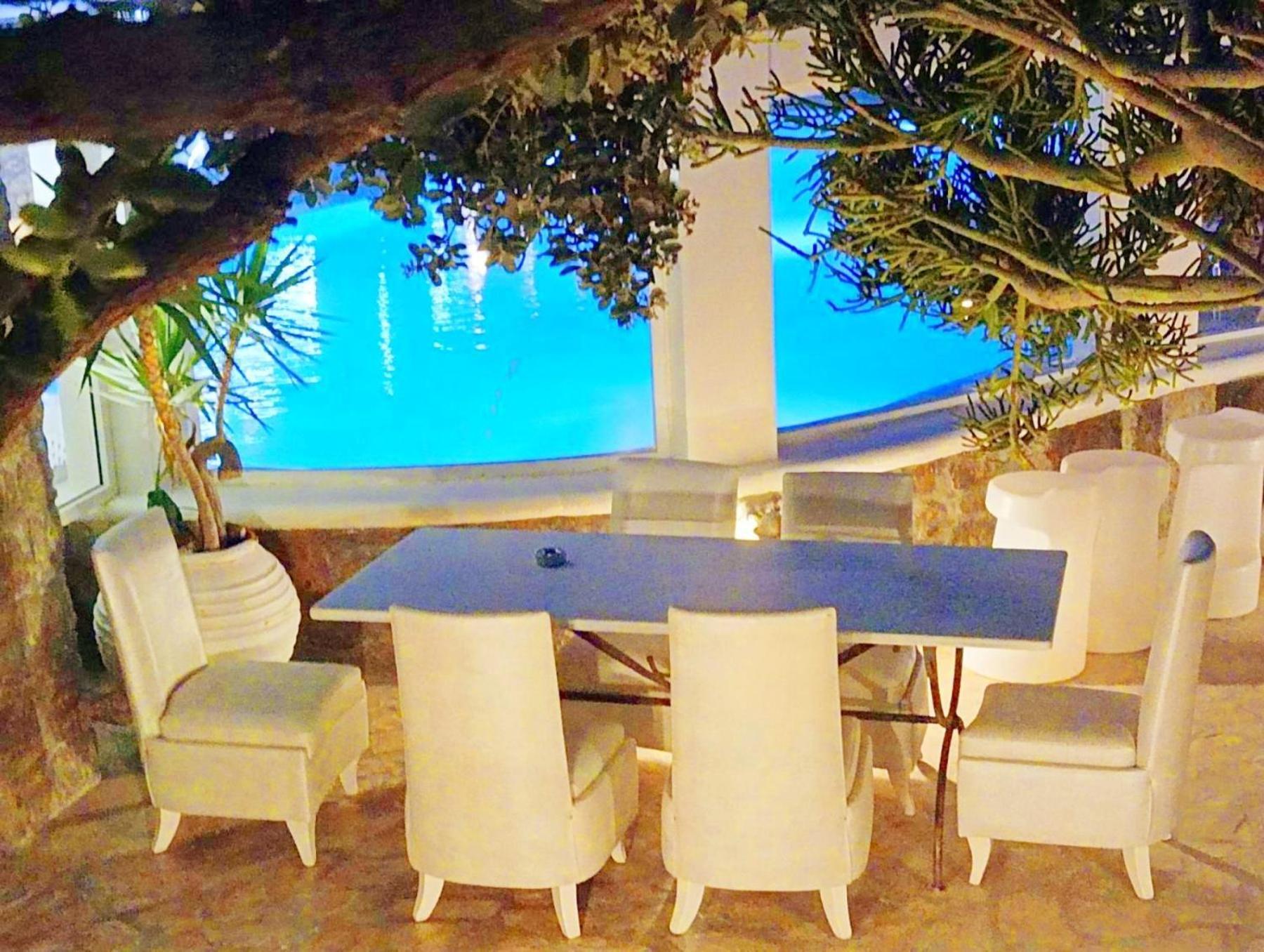 Mykonian Iros & * Mykonos Town